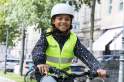 Mädchen Freude beim Radfahren